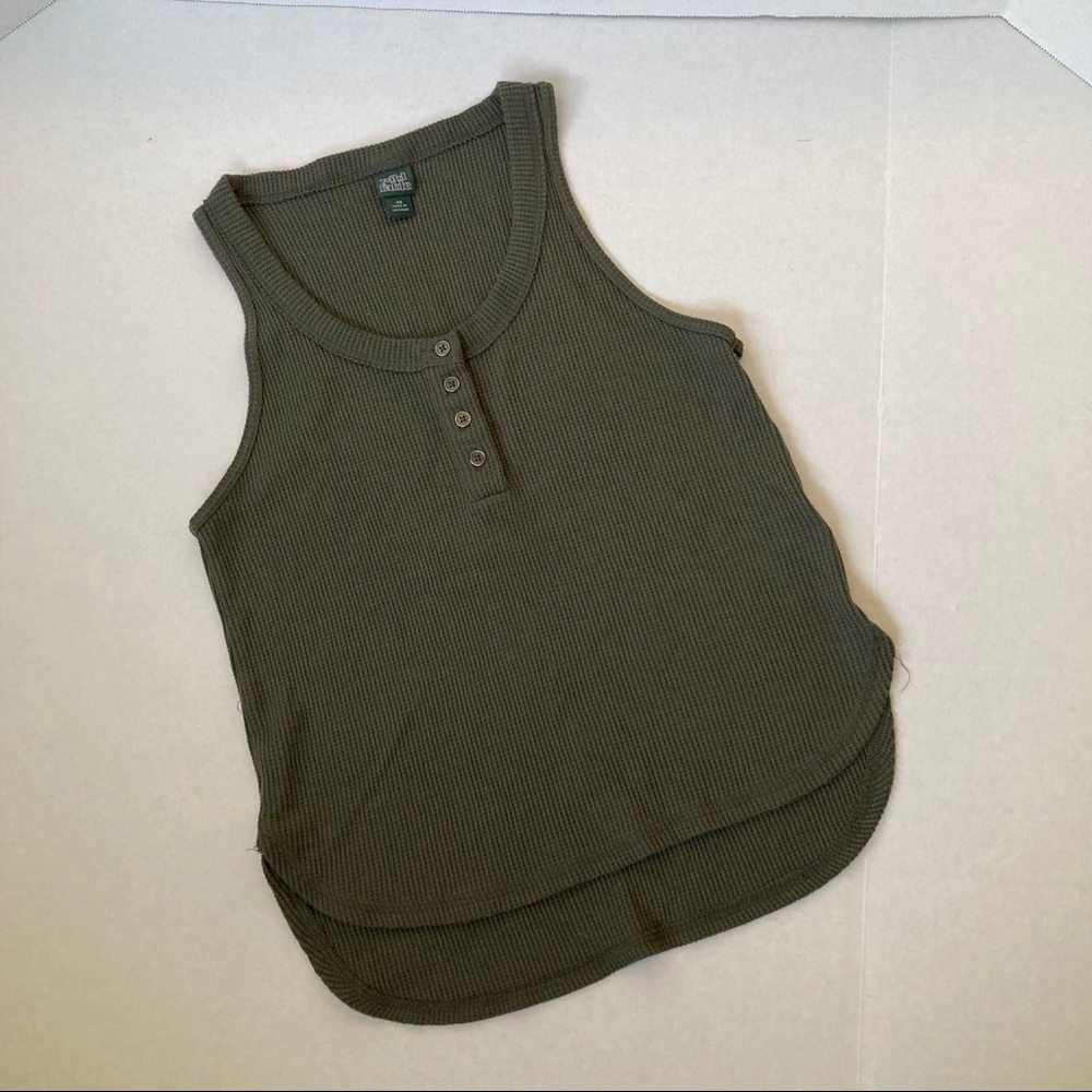 🌷5/$20🌷 Basic Green Button Up Tank Top